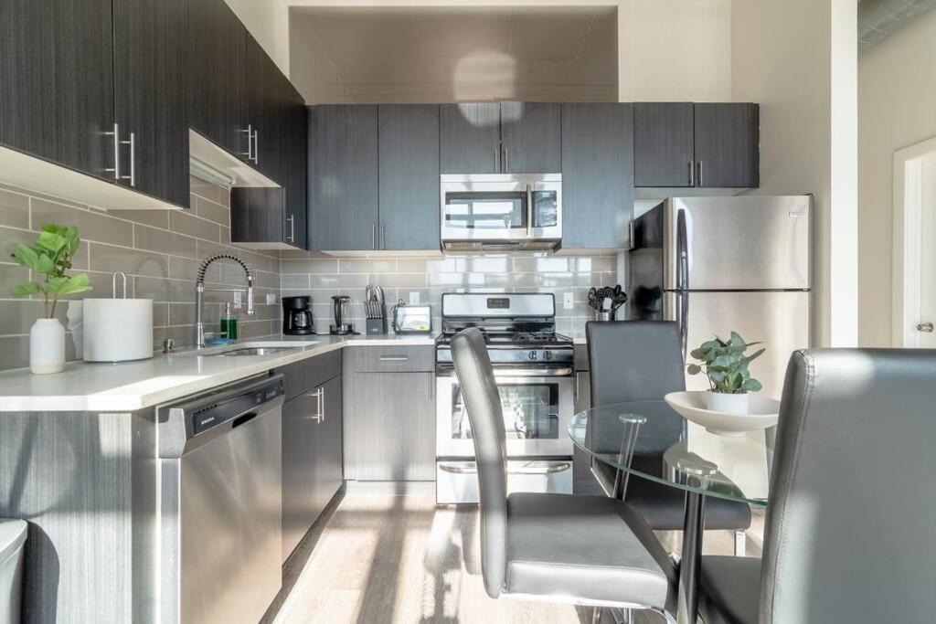 Mccormick Place Beautiful 2Br Apartment With Optional Parking Sleeps Up To 8 Near Soldier Field, Grant Park And Lakefront Trail Chicago Buitenkant foto