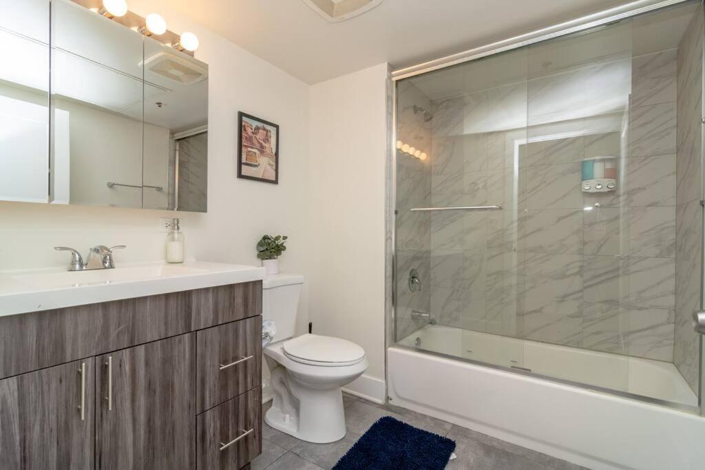Mccormick Place Beautiful 2Br Apartment With Optional Parking Sleeps Up To 8 Near Soldier Field, Grant Park And Lakefront Trail Chicago Buitenkant foto